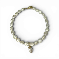 Collier ras du cou avec perles