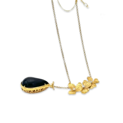 Намисто з червоним бурштином