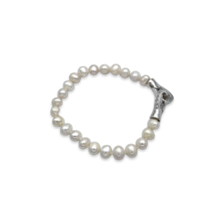 Pearl bracelet with silver