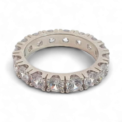 Anillo con circonita cúbica