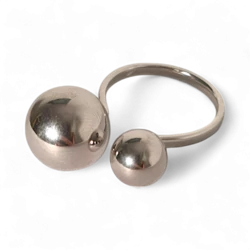 Anillo de plata Bolas