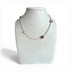 Tennis necklace with 4 stones