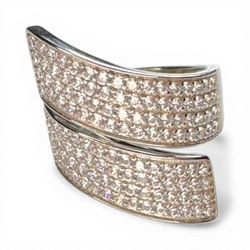 White Contrarier Ring