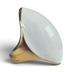 Weißer Emaille-Ring — Vergoldetes Messing