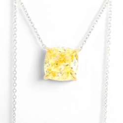 Collier en pierre précieuse jaune