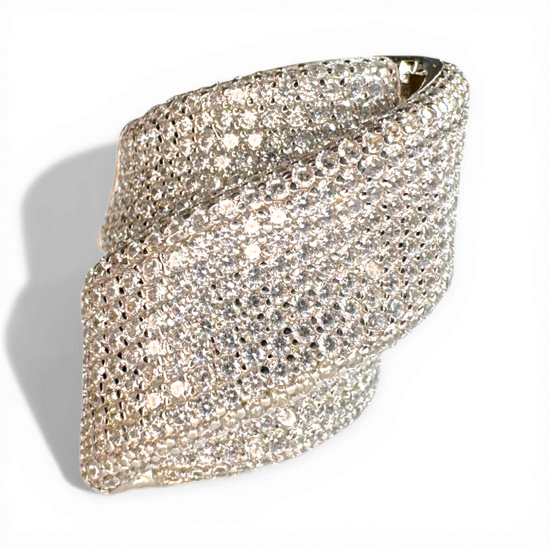 Ring ribbon shape pavé with white zircon