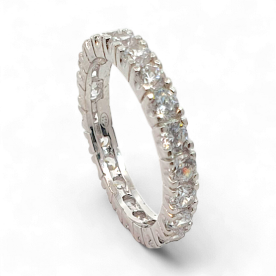 Ring with cubic zirconia
