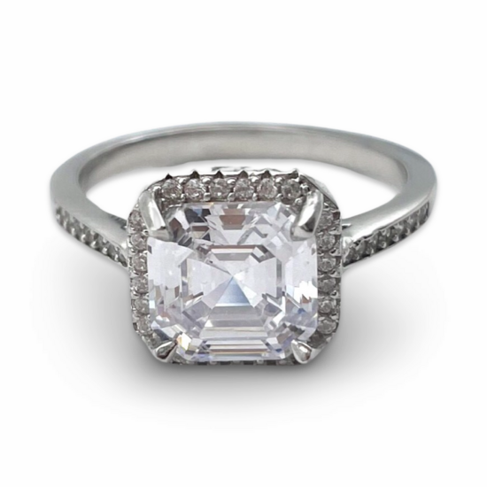 Silberring mit weißem Zirkon