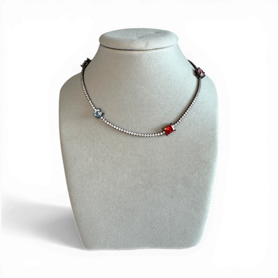 Tennis necklace with 4 stones